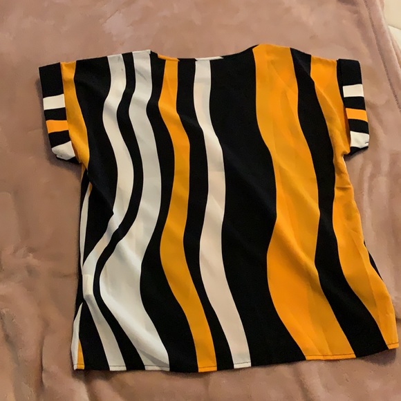 size extra small women’s shirt - Picture 3 of 3